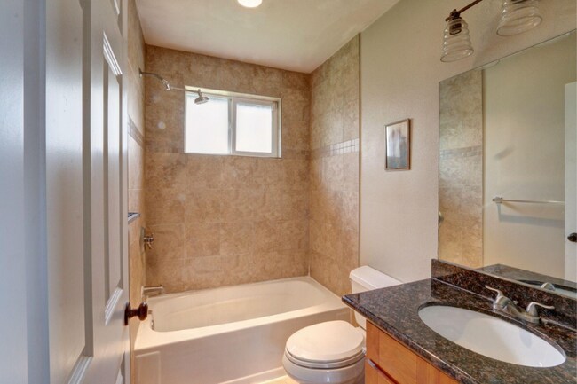 Building Photo - 95 Williams Ave S