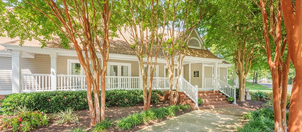 Building Photo - Colonial Village at Greenbrier