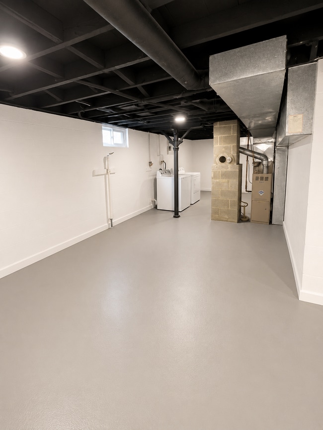 Building Photo - Newly Rehabbed 3-Bedroom Home with Modern Finishes & Fenced Backyard