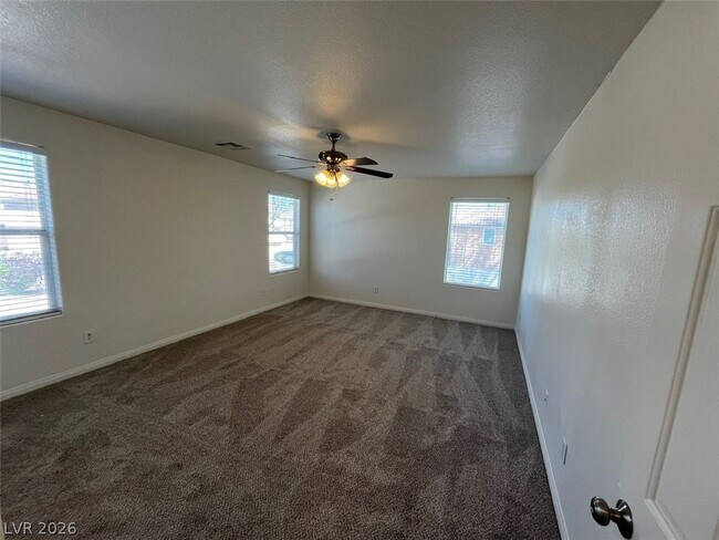 Building Photo - 1712 Newquay Commons Ave