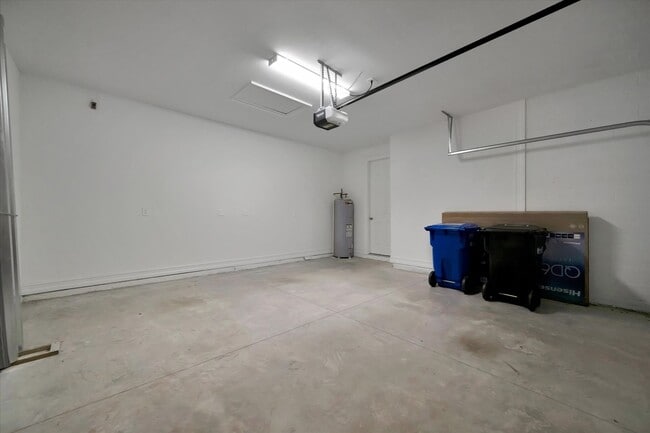 Building Photo - 2Bed/2Bath + Den in Gated Community of Nokomis + 2-Car Garage