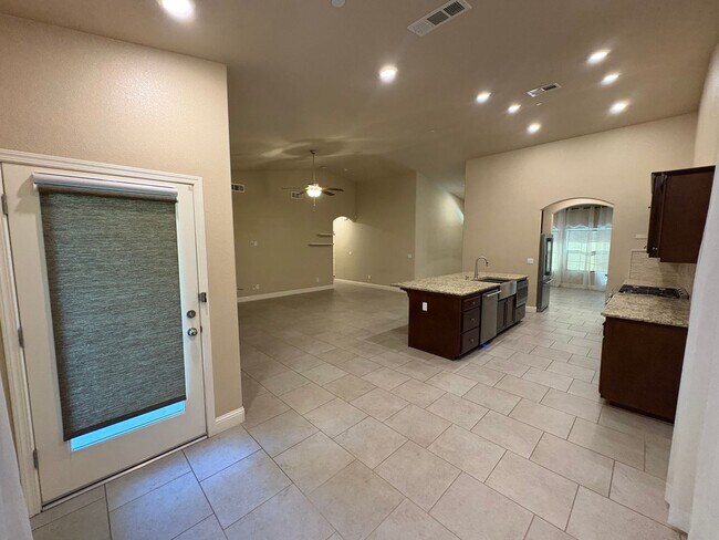 Building Photo - Lennar built home, coming soon!