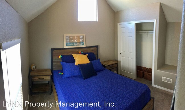 Building Photo - 1130 Punta Gorda St