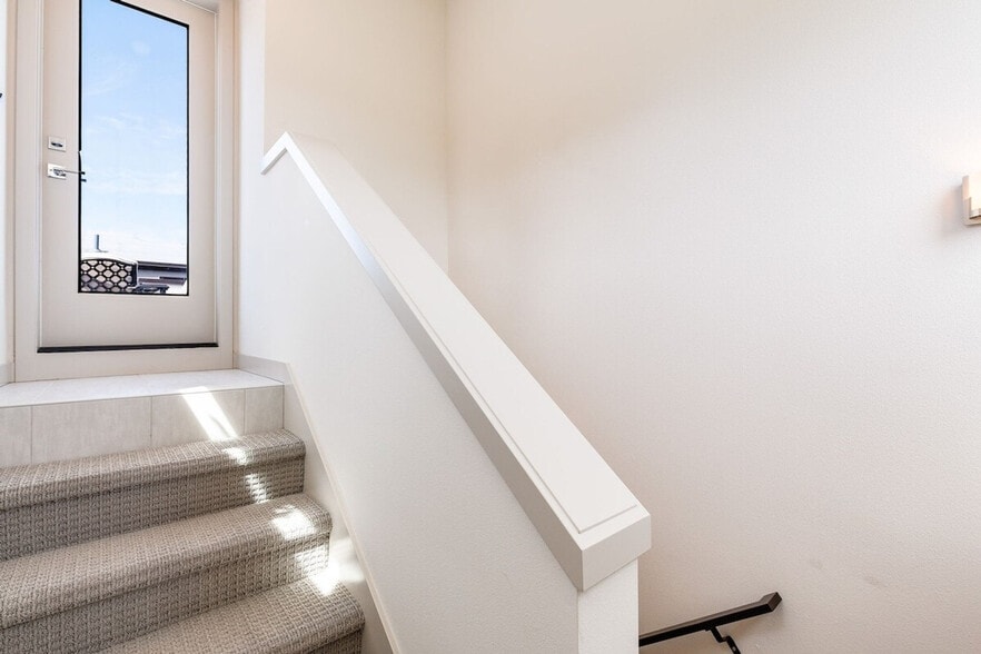 Building Photo - 2122 3rd Ave N