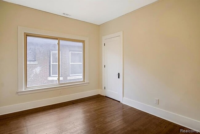 Building Photo - 1484 Virginia Park St