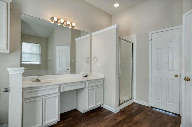 Building Photo - 1601 Cindy Ct