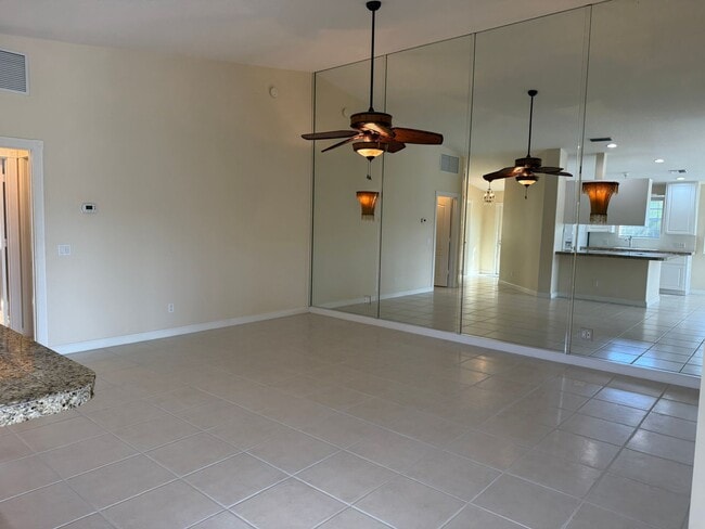Building Photo - Elegant 2 Bedroom 2 Bath Villa Villagewalk in Palmer Ranch