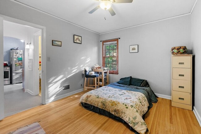 Building Photo - 201 Melbourne Ave SE