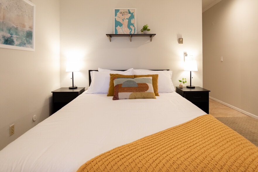 Building Photo - 3217 Columbia St