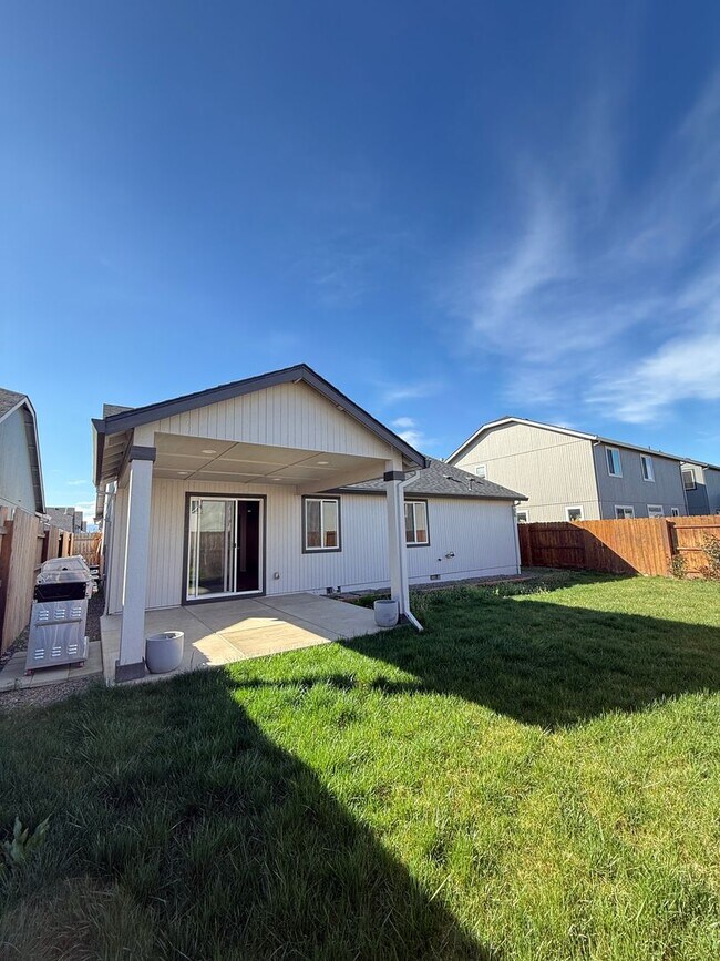 Building Photo - Charming 3 Bed / 2 Bath Home in Delta Estates – Medford