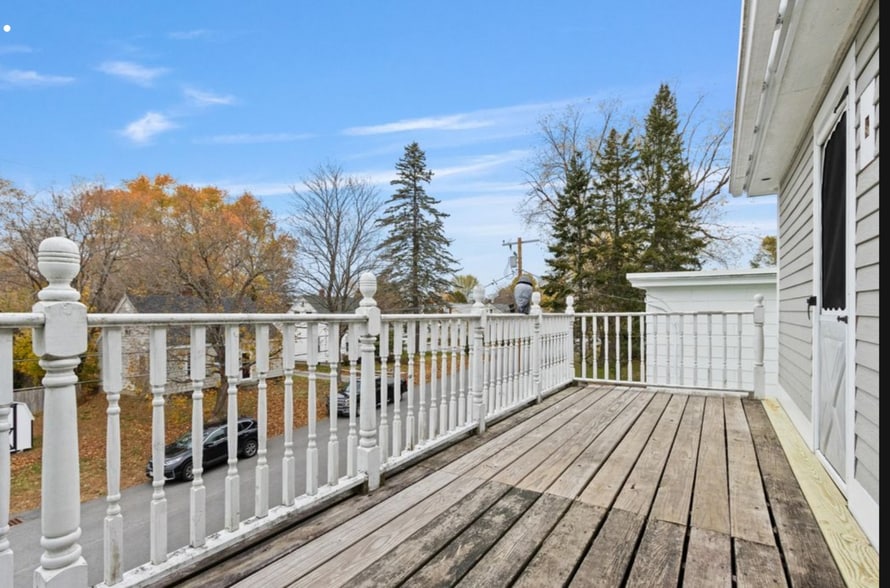 Balcony - 260 Webster St