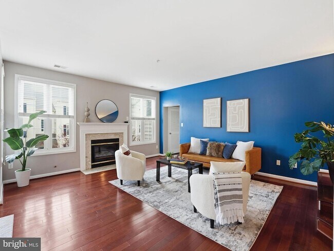 Building Photo - 4667 Longstreet Ln