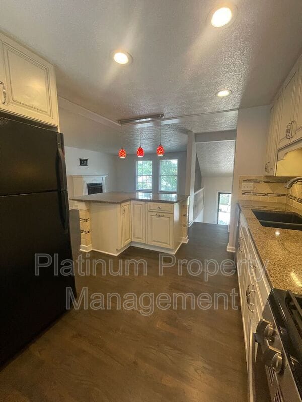 Building Photo - 10500 Worthington Hills Manor