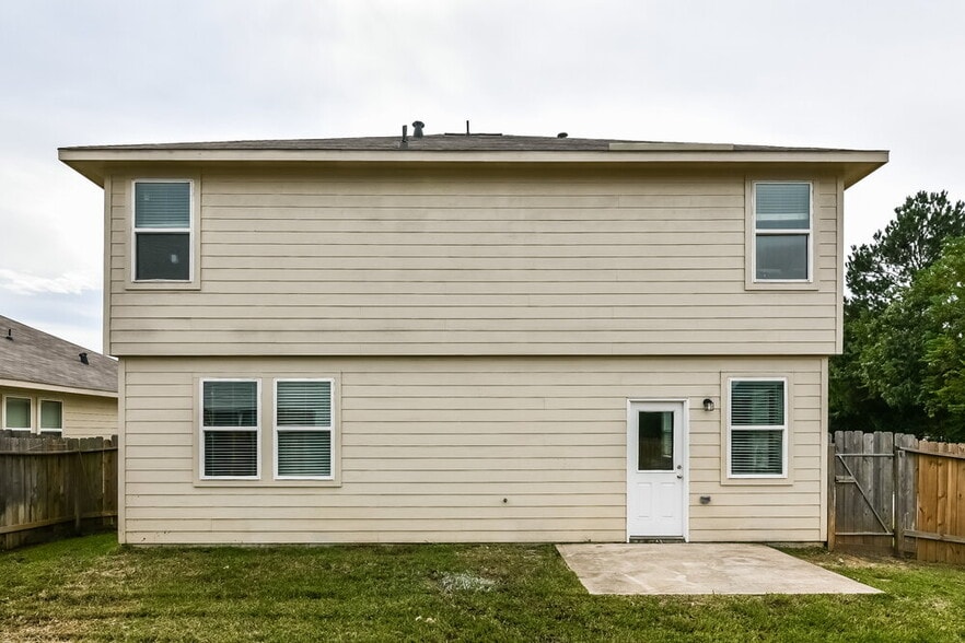 Building Photo - 2703 Sleepy Knoll Dr