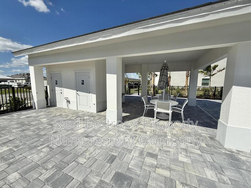 Building Photo - 15275 Grn Acrs Ave