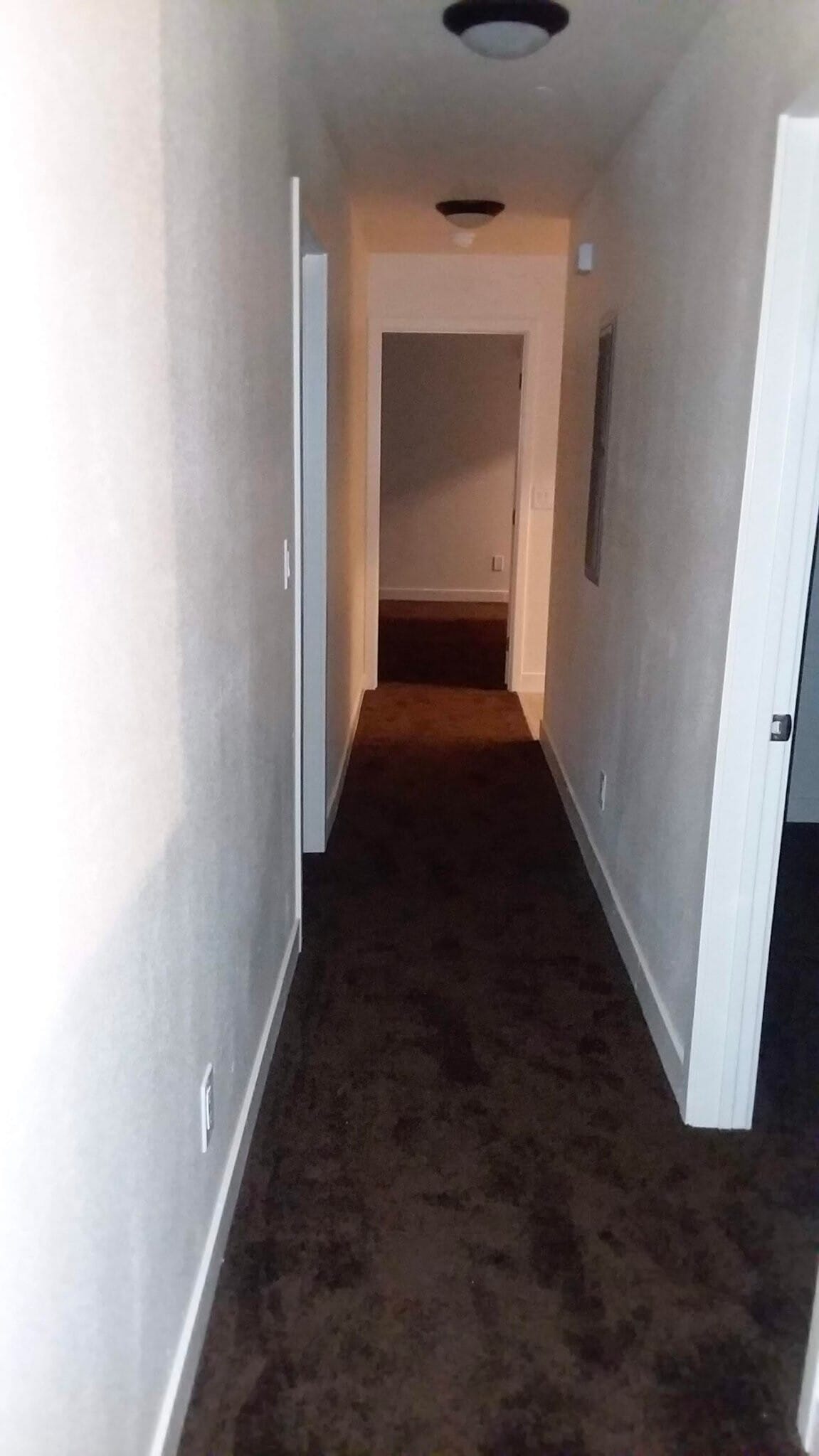 Building Photo - 639 W 95th St