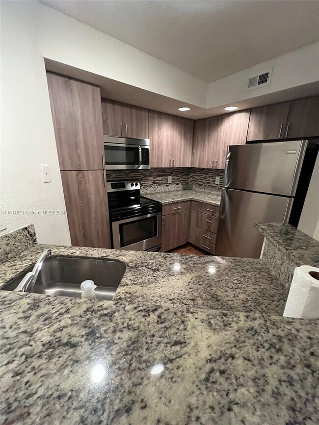 Building Photo - 12510 Vista Isles Dr