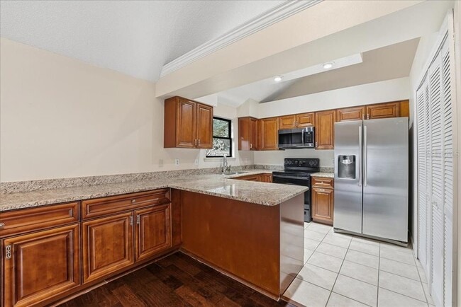 Building Photo - 4552 S Hampton Dr