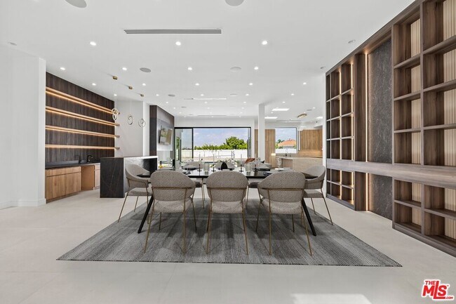 Building Photo - 16851 Encino Hills Dr