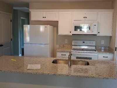 Building Photo - 2048 Rice St