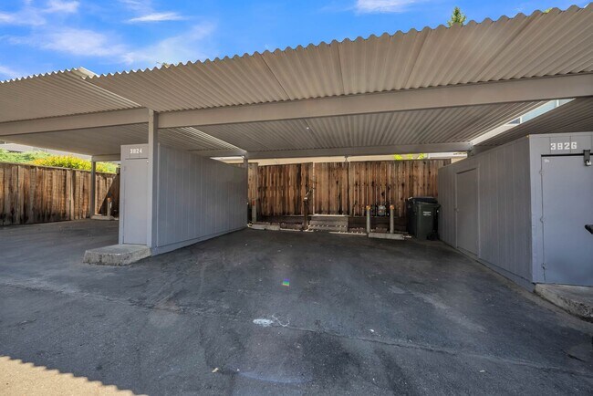 Building Photo - 3926 Oak Villa Cir