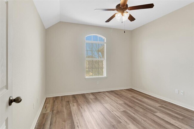Building Photo - 4004 Buckhaven Cove