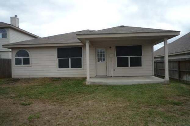Building Photo - 2476 Medina Dr
