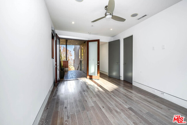 Building Photo - 770 Paseo Miramar