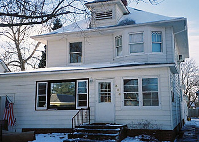 306 Main Street - 306 S Main St