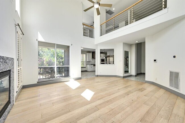 Building Photo - 10011 Brightling Ln