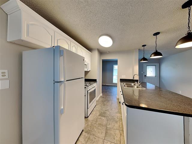 Building Photo - 1101 Johns Dr