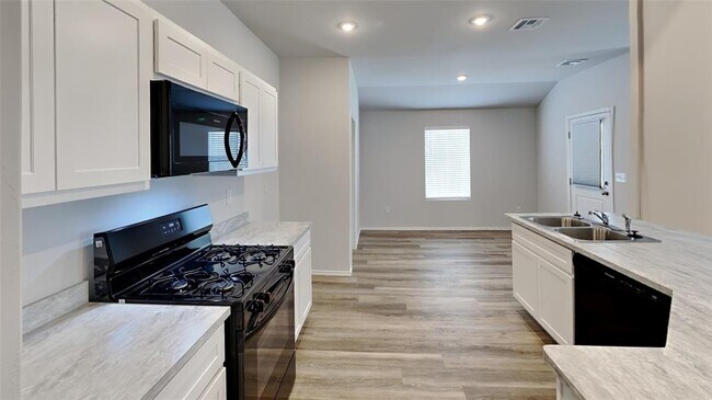 Building Photo - 9709 Laredo Ln