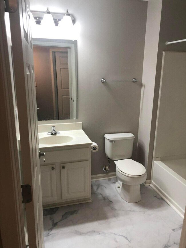 Building Photo - 5536 Cedar St