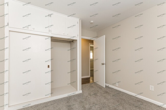 Building Photo - 4065 Locustwood Dr