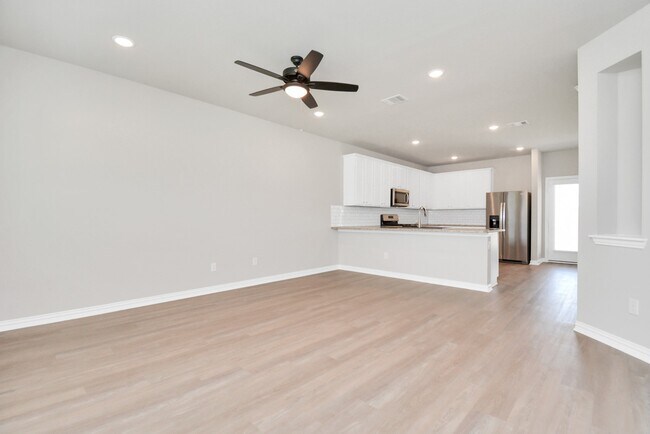 Building Photo - 27011 Bahia Grove Dr