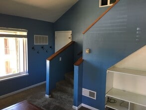 Building Photo - Super cute 2 Bed/2 Bath next to NAU! Laundry in unit!