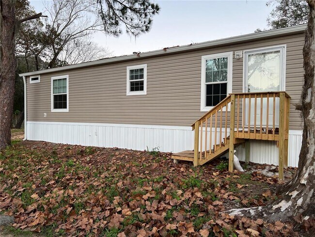 Building Photo - 39141 Bay Ave