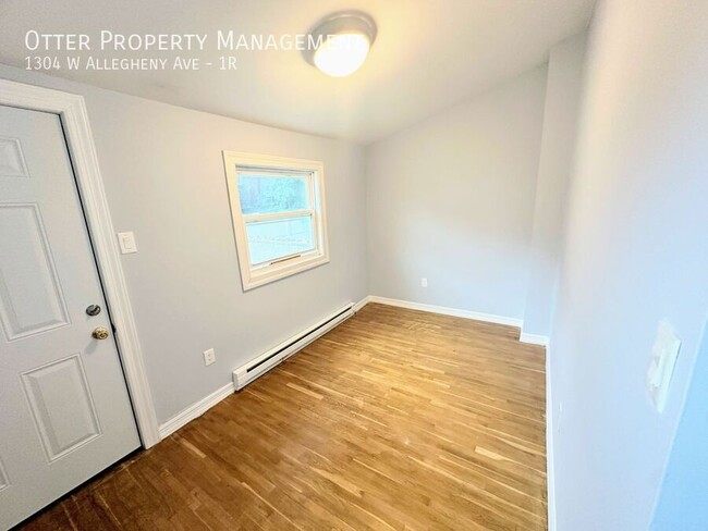 Building Photo - Beautiful, Sun-lit 1BR/1BA Apt Near Shoppi...