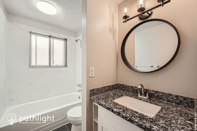 Building Photo - 8201 Woodbourne Dr SW