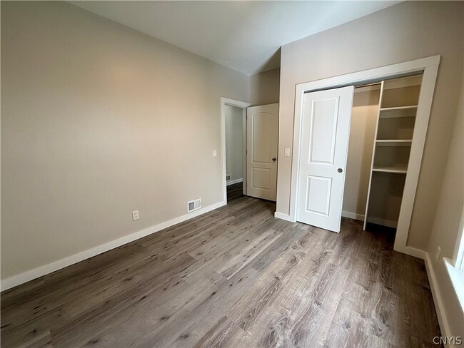 Building Photo - 125 Thomas St