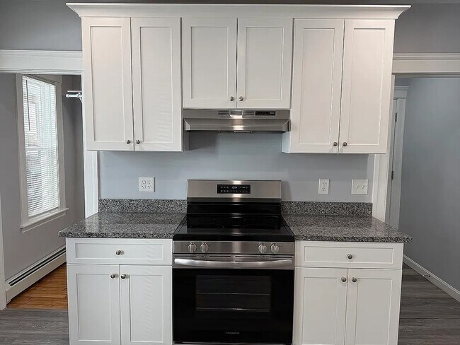 Building Photo - 3 Cohasset St