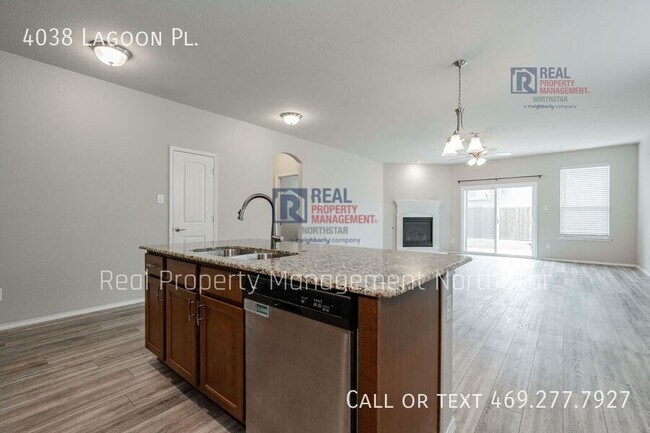 Building Photo - 4038 Lagoon Pl