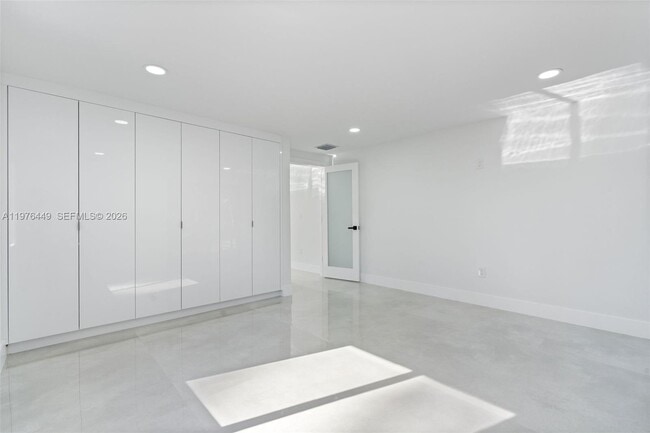 Building Photo - 4800 SW 61st Ave