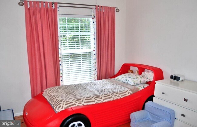 Building Photo - 18722 Broken Oak Rd