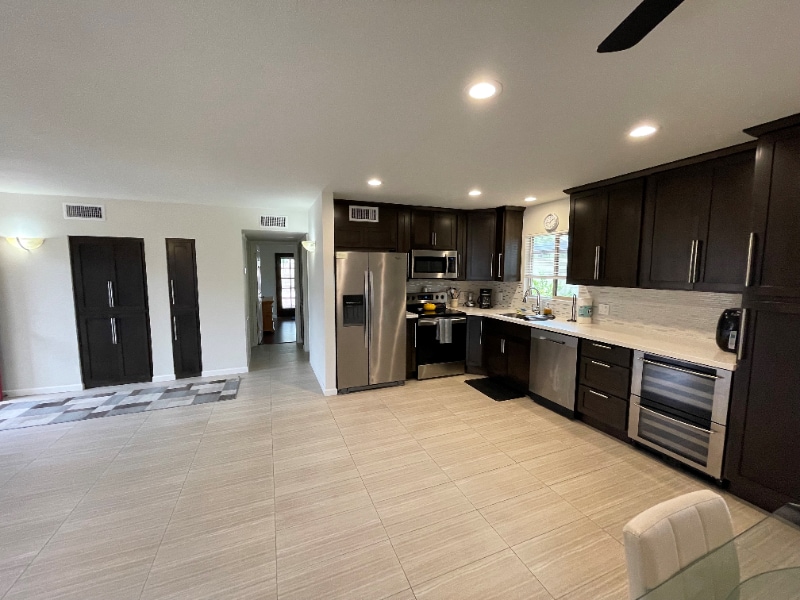 Building Photo - 3733 E Poinsettia Dr