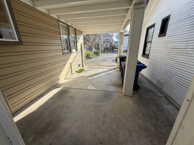 Building Photo - East Sacramento Home | 3 bedroom / 2 bathroom |1 bedroom 1 bath ADU | Available Now!