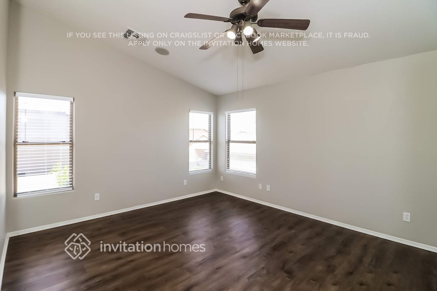 Building Photo - 1416 S 115th Dr