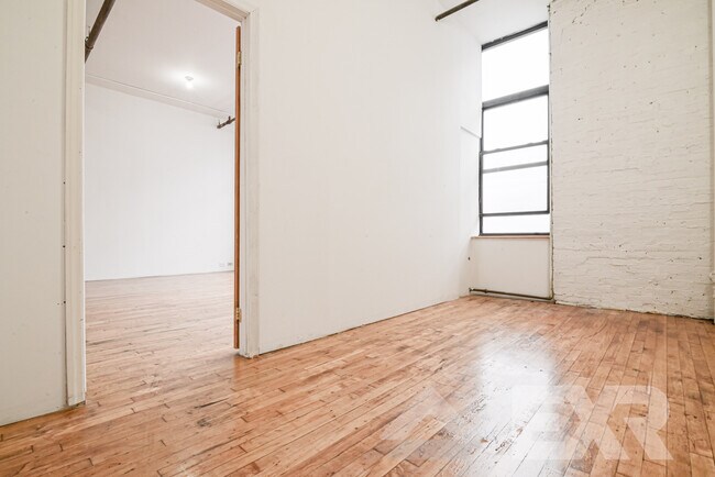Building Photo - 476 Jefferson St