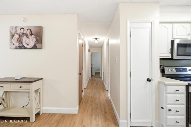 Building Photo - 1501 Woodbury Ct