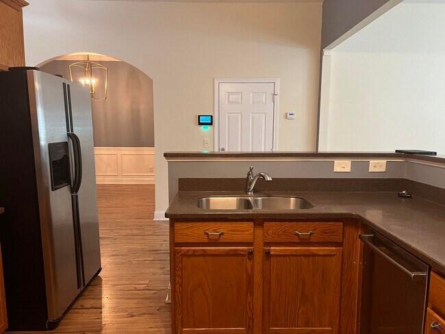 Building Photo - 644 Ivy Brook Way